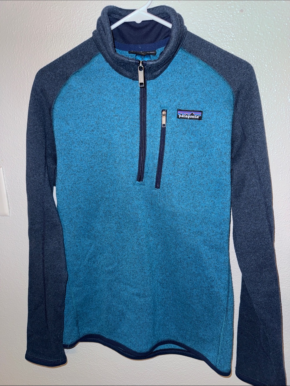 Patagonia Men’s Teal Blue and Charcoal Half-Zip Fleece Pullover